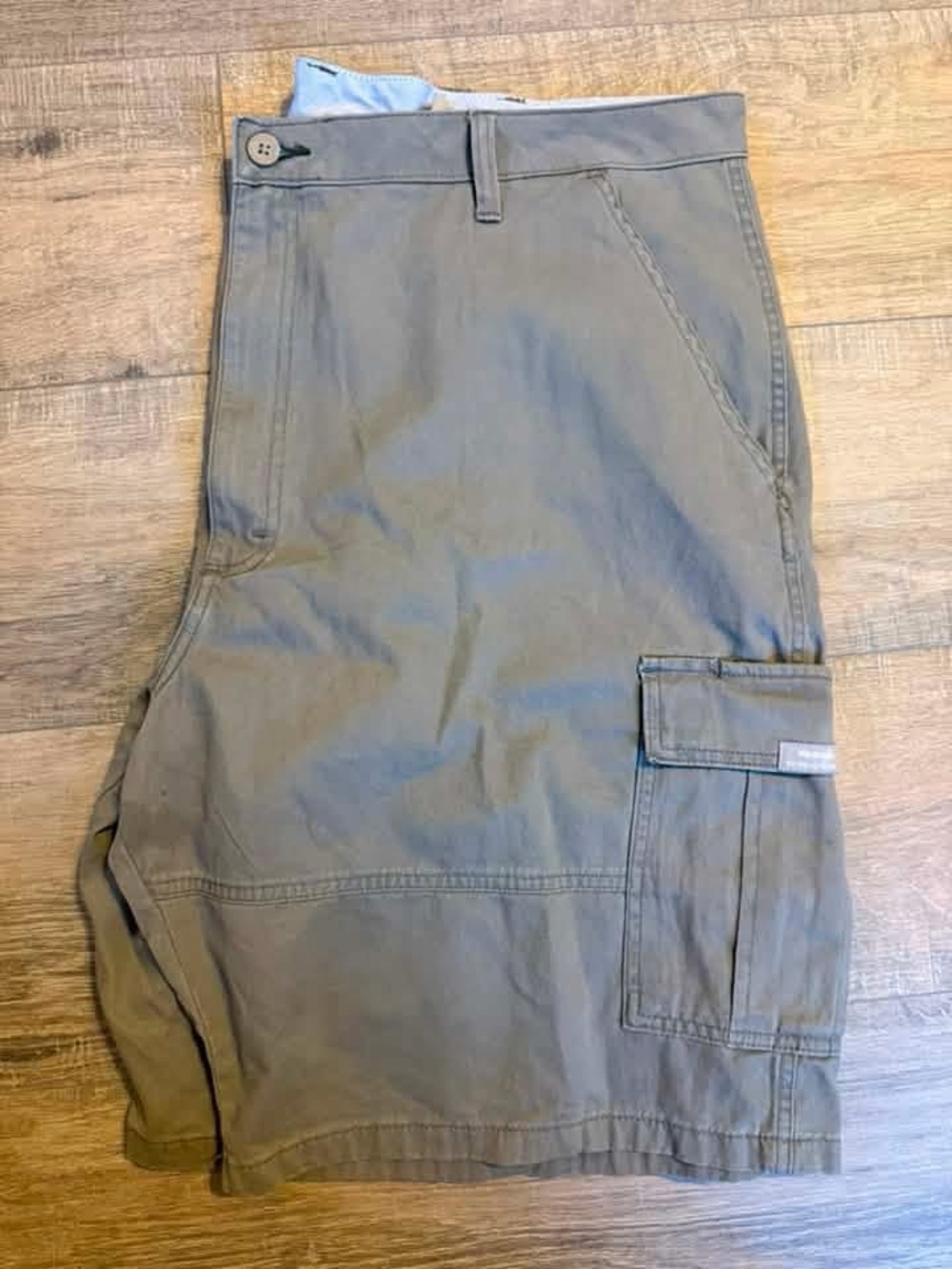 Wrangler Men's Cargo Shorts in Olive